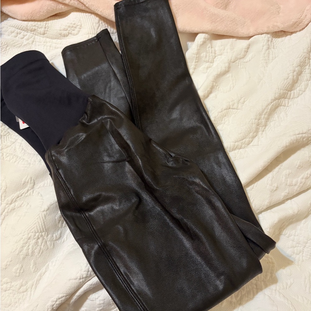 SPANX very black momma maternity faux leather leggings- NWT - Picture 4 of 7